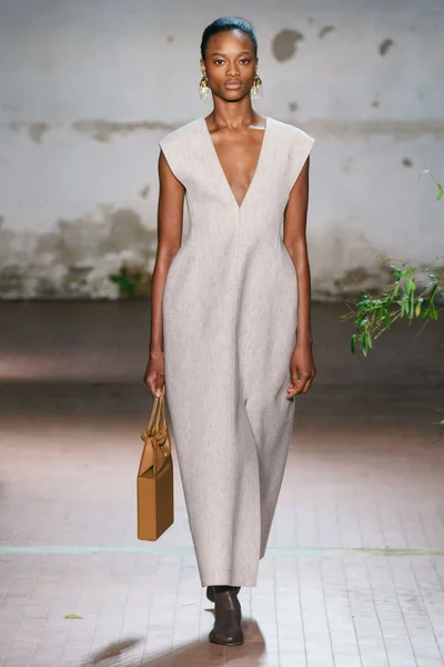 Look 19